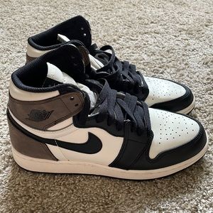 Nike Air Jordan 1 Retro High Mocha